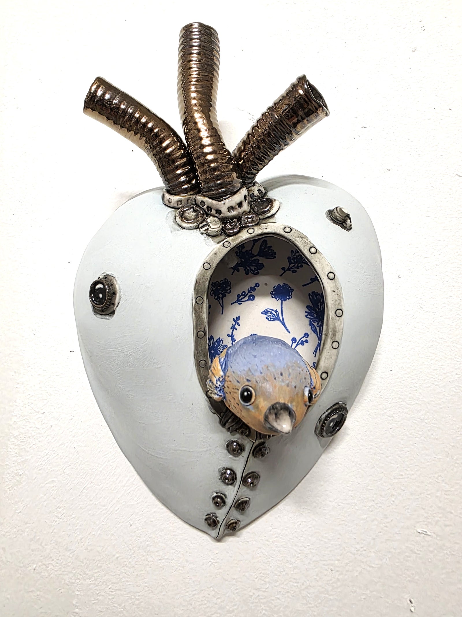 The hearts messenger (blue)